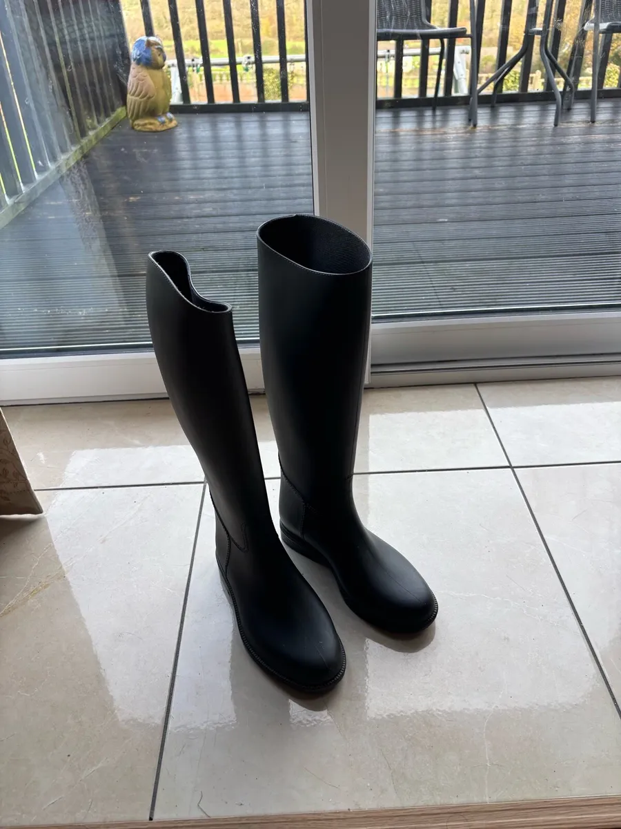 Horse riding acces - Image 1