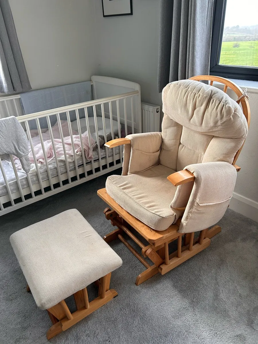 Nursing rocking chair - Image 1