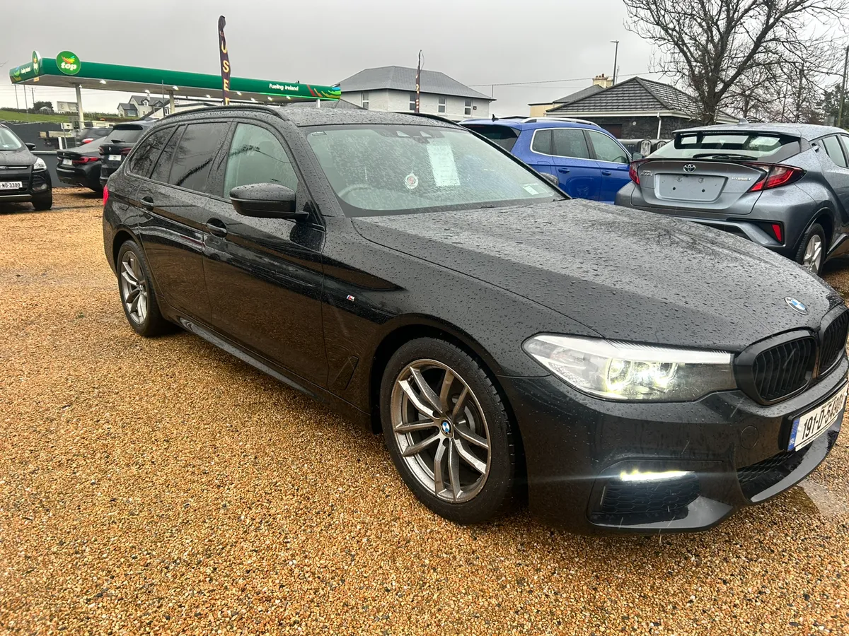 BMW 520 MSPORT TOURER - Image 2