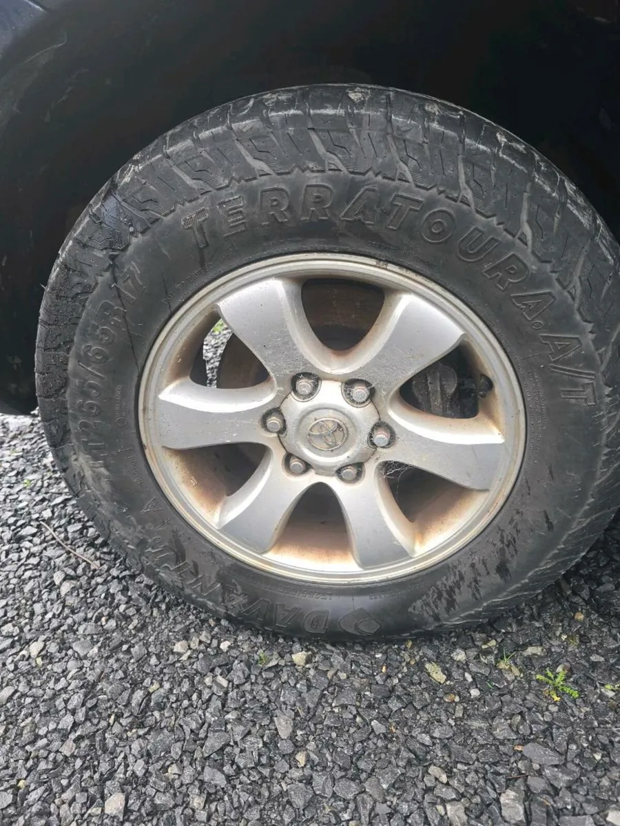 Toyota landcruiser 2007 alloys - Image 3