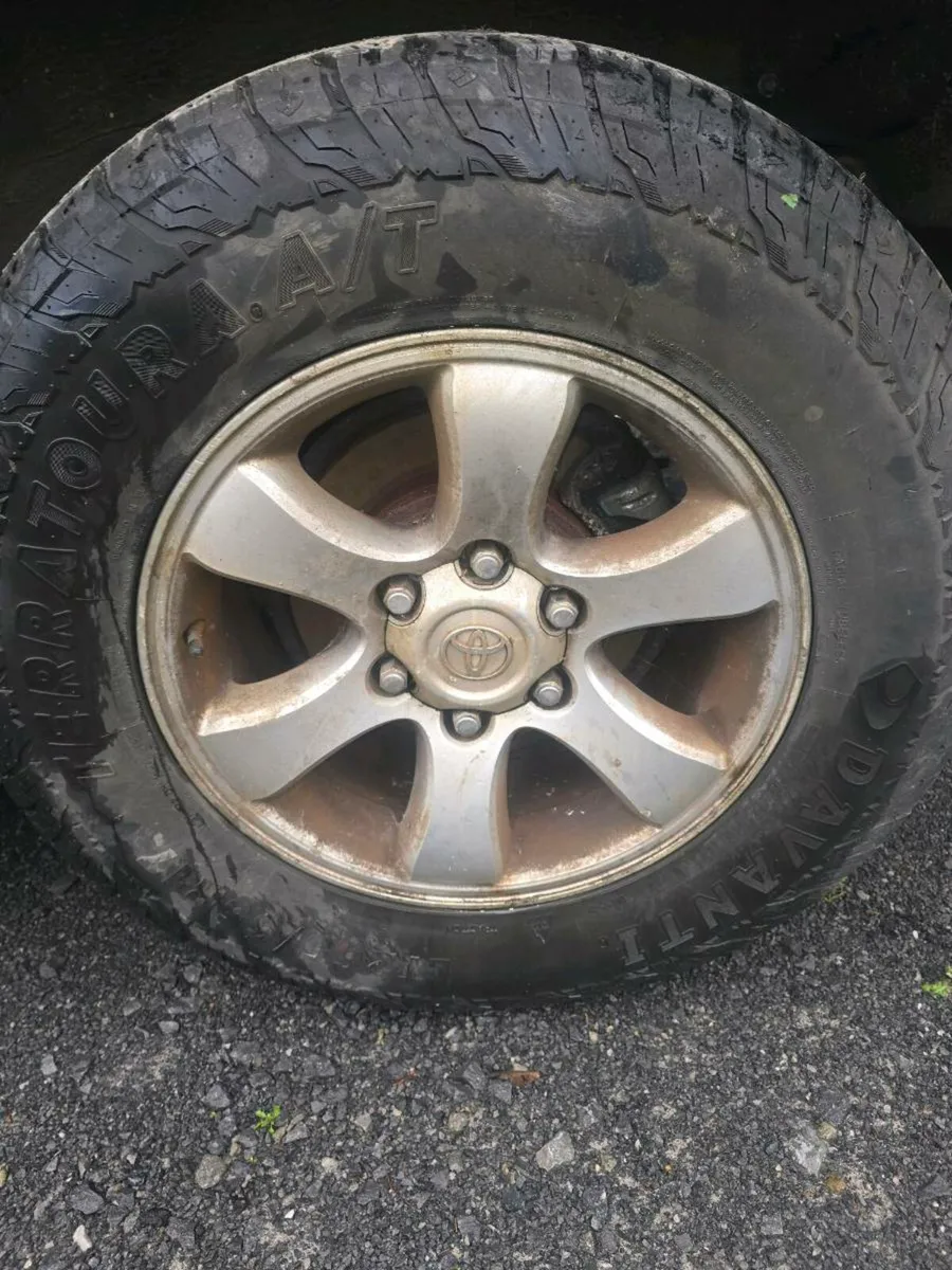 Toyota landcruiser 2007 alloys - Image 4