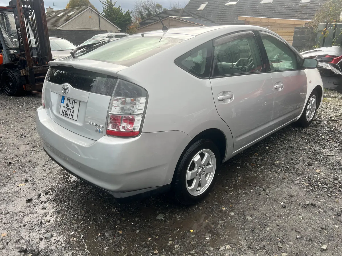 2010 Toyota Prius 1.5 Hybrid - Image 2