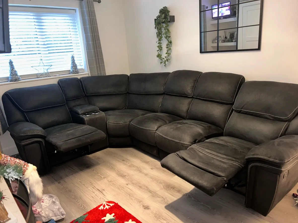 Corner sofa with centre console - Image 1