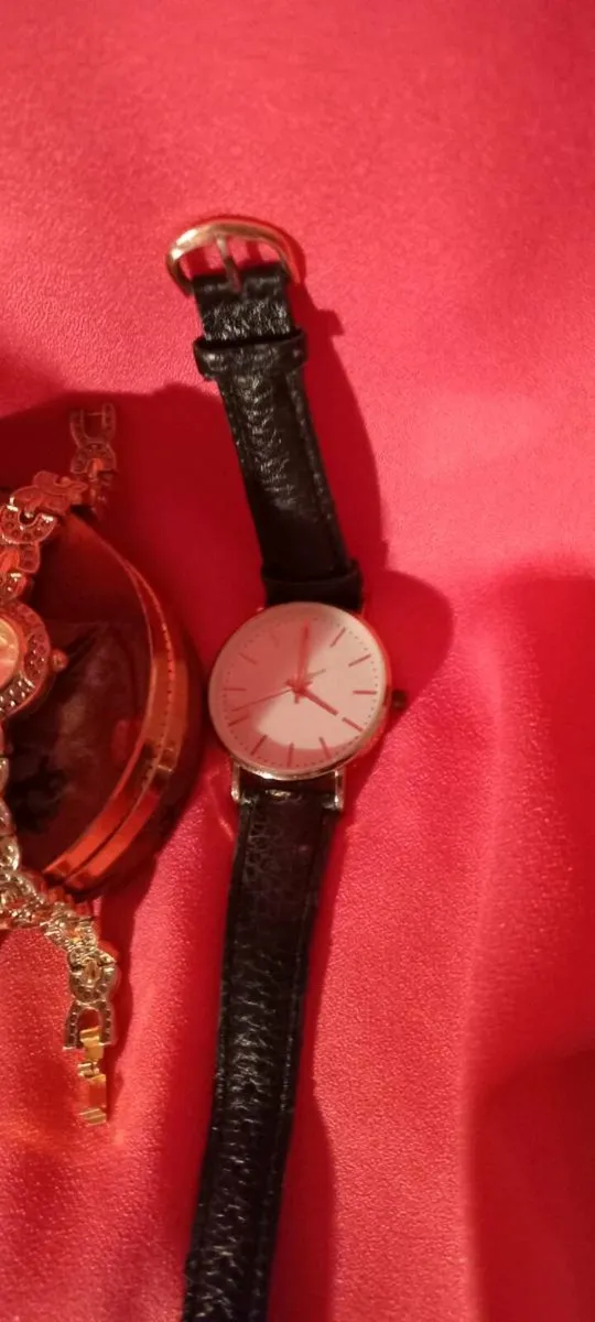 Job lot ladies watches - Image 2