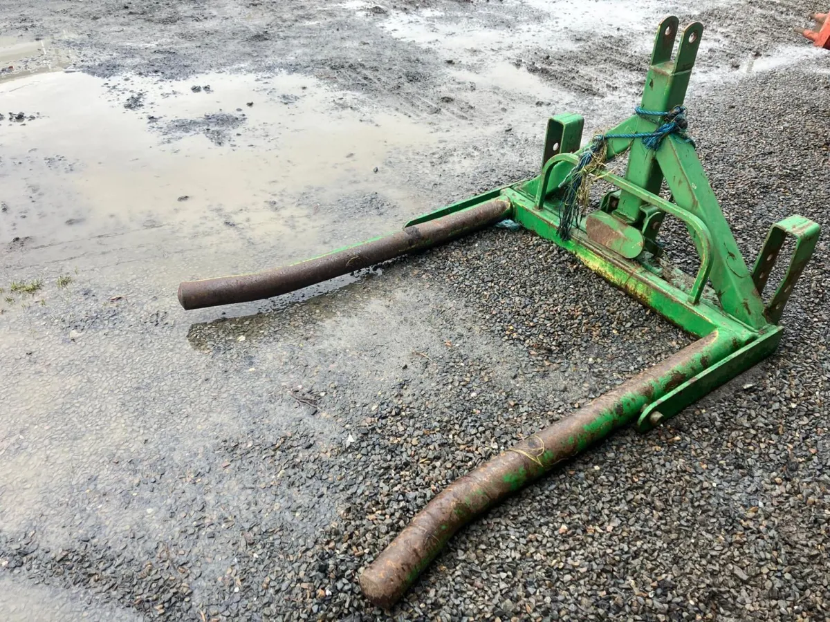 Bale Lifter **Online Auction** - Image 1