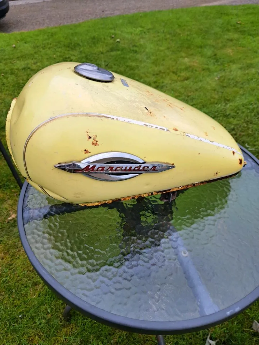 Old motor cycle fuell tank - Image 2