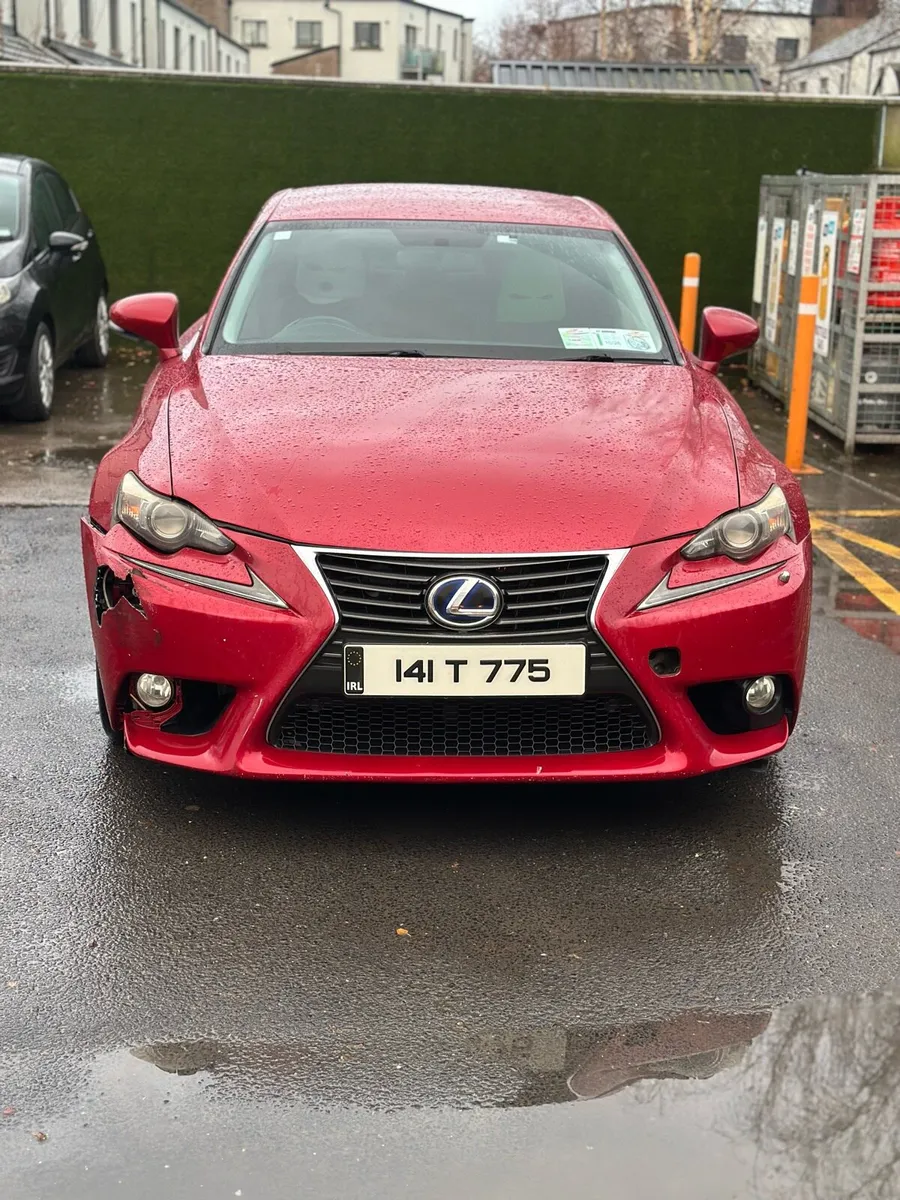 Lexus Is 300h - Image 1
