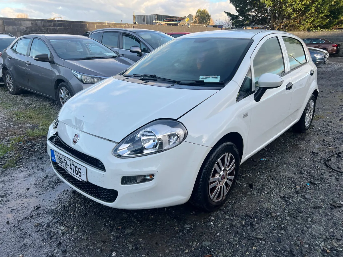 181 Fiat Punto drive away - Image 1
