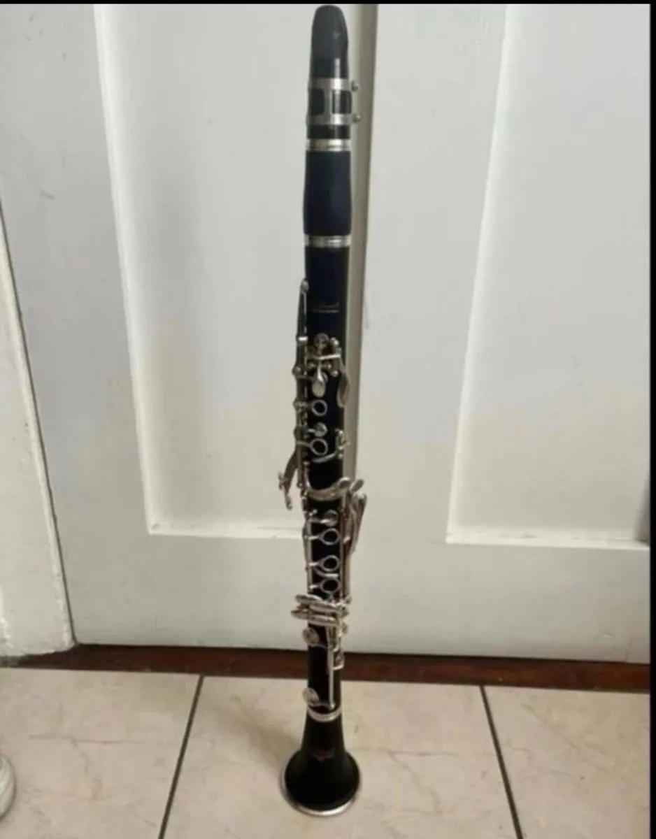 Elkhart Clarinet B flat still available - Image 1