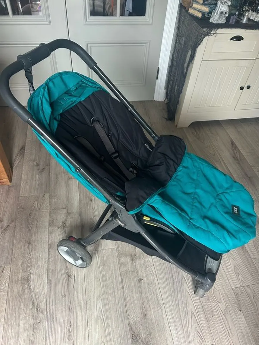 Travel system 3 in 1 + isofix car seat base - Image 4