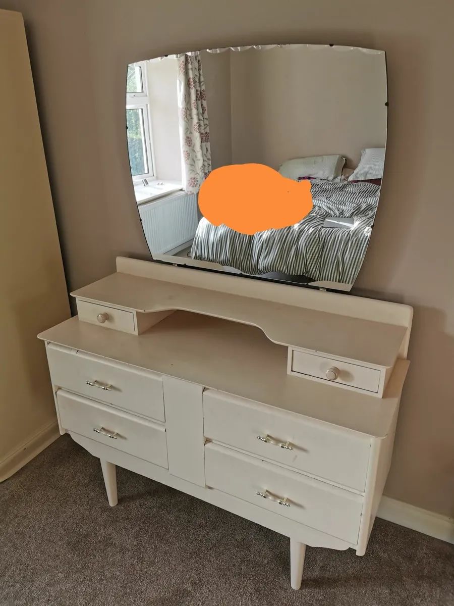 Vintage / antique dressing table