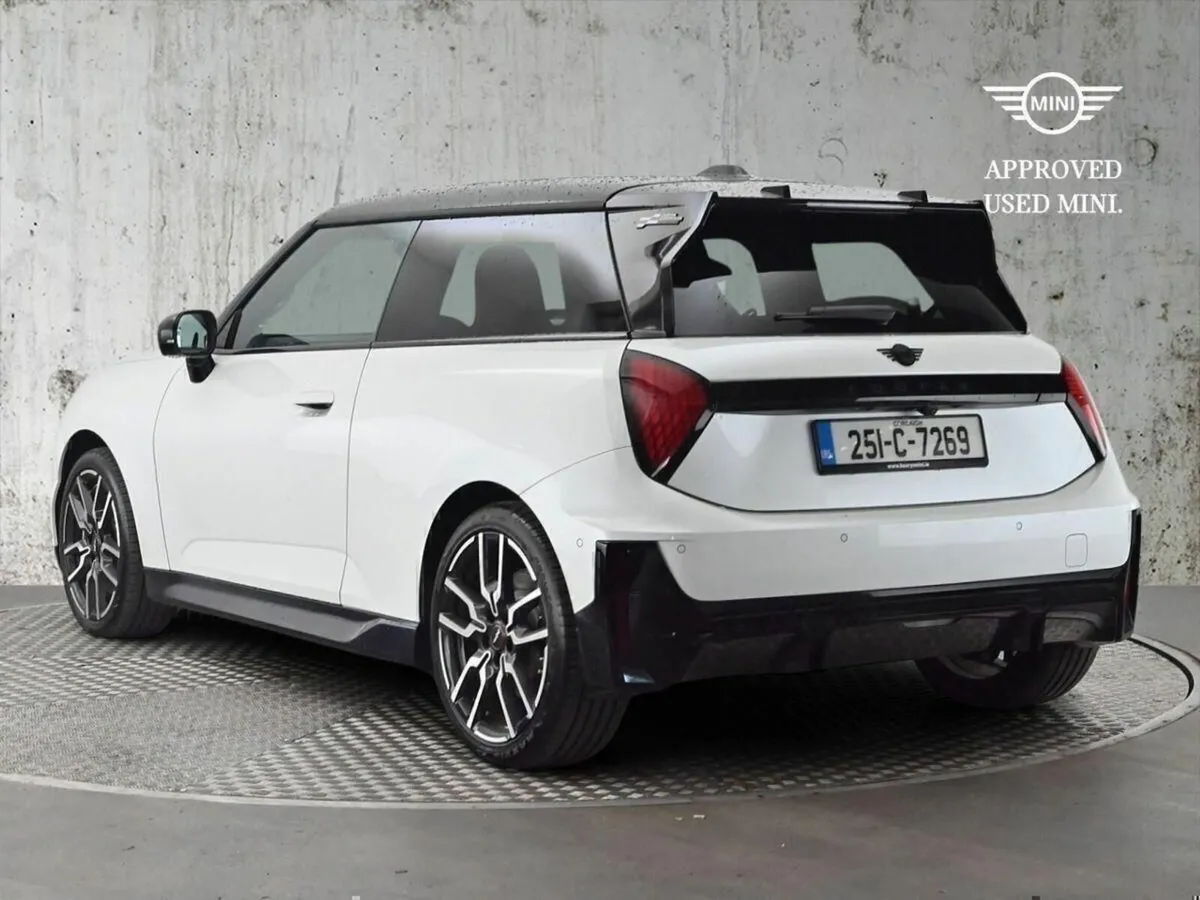 Mini Cooper Cooper E - Image 2