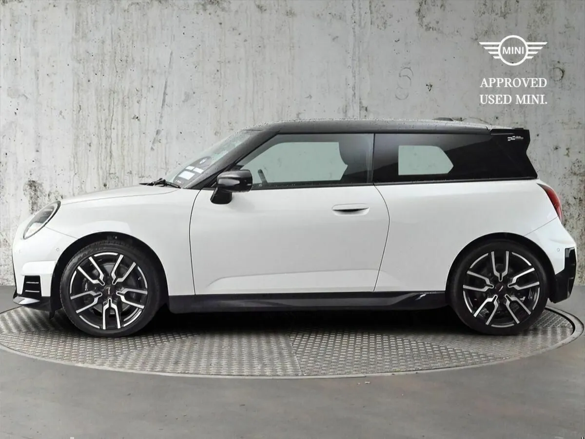 Mini Cooper Cooper E - Image 3