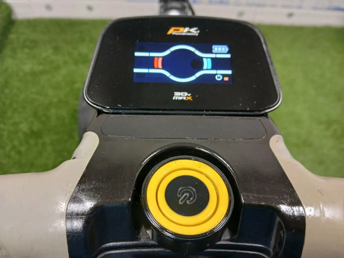 Powakaddy FX3 at Golf Concepts - Image 2