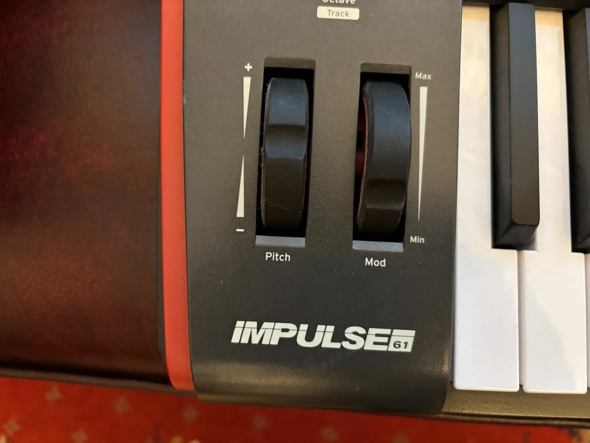 Novation Impulse 61 - Image 4