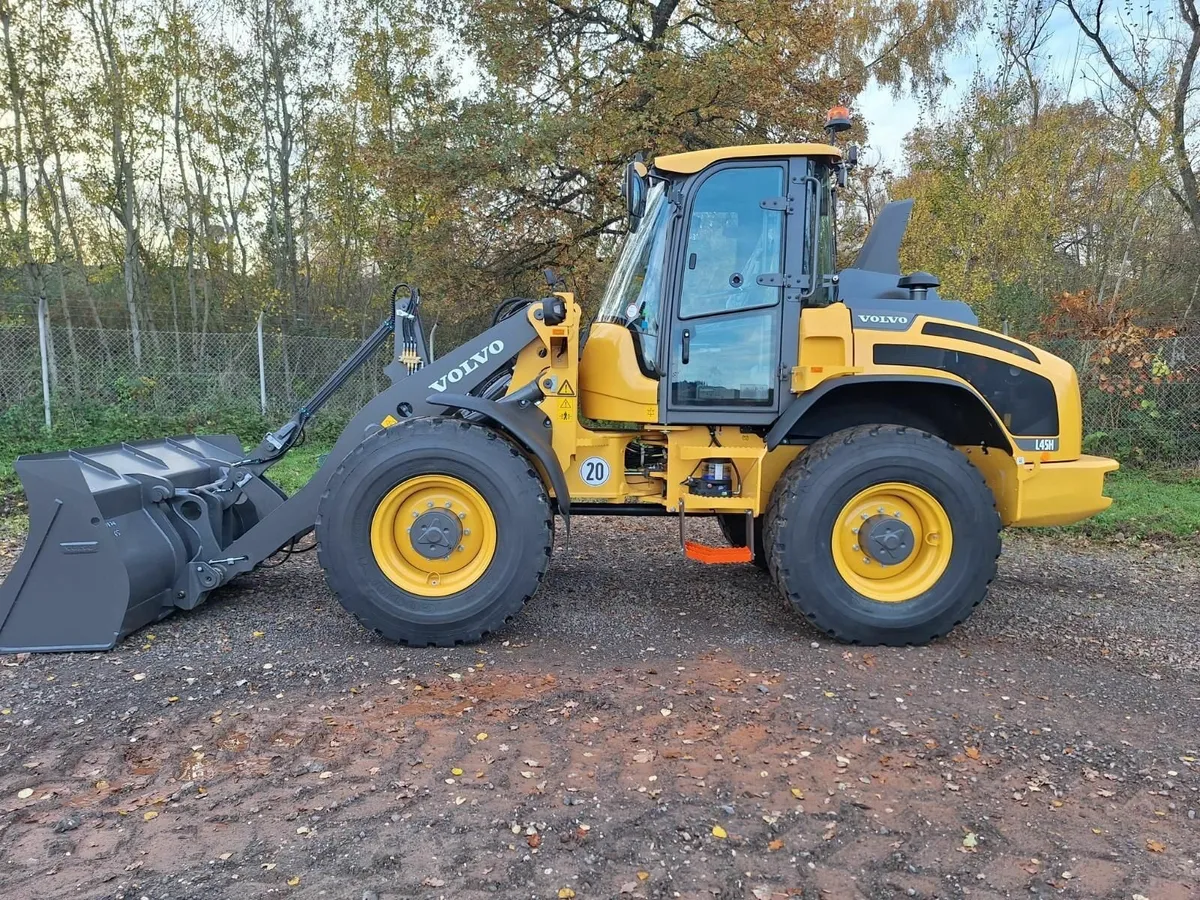 New and unused Volvo L45H longboom