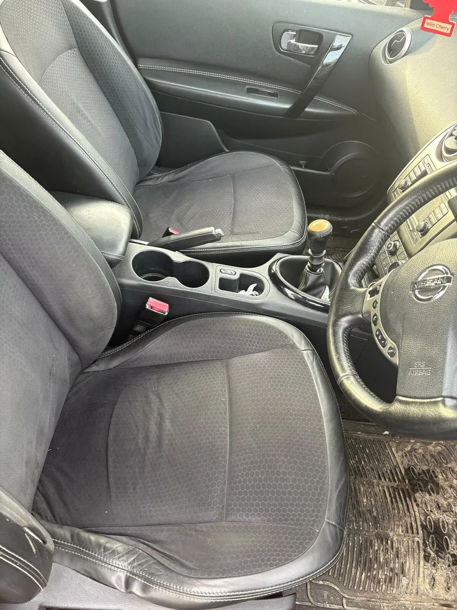 Nissan Qashqui + 7 seater - Image 3