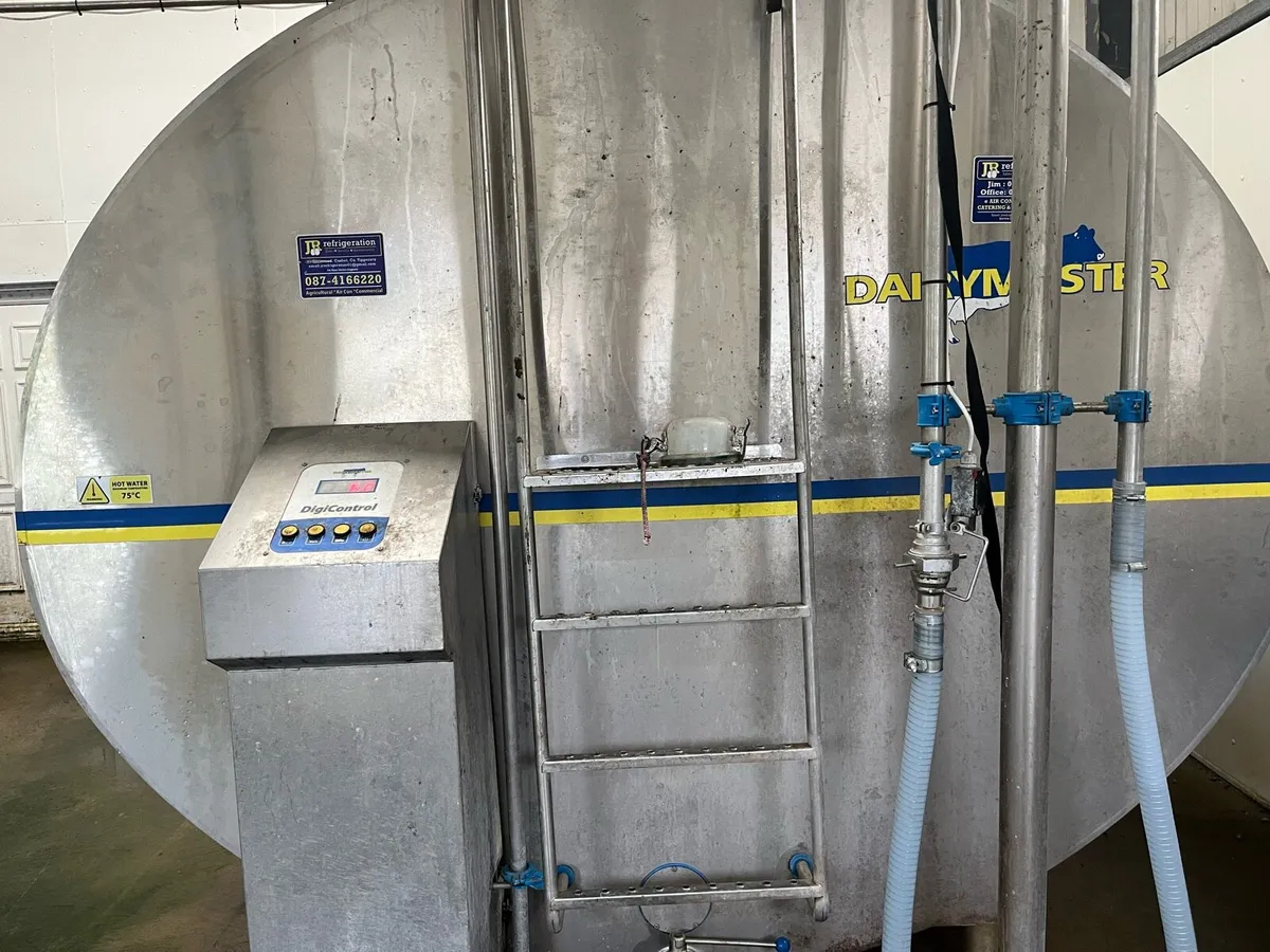 Dairymaster bulk tank - Image 1