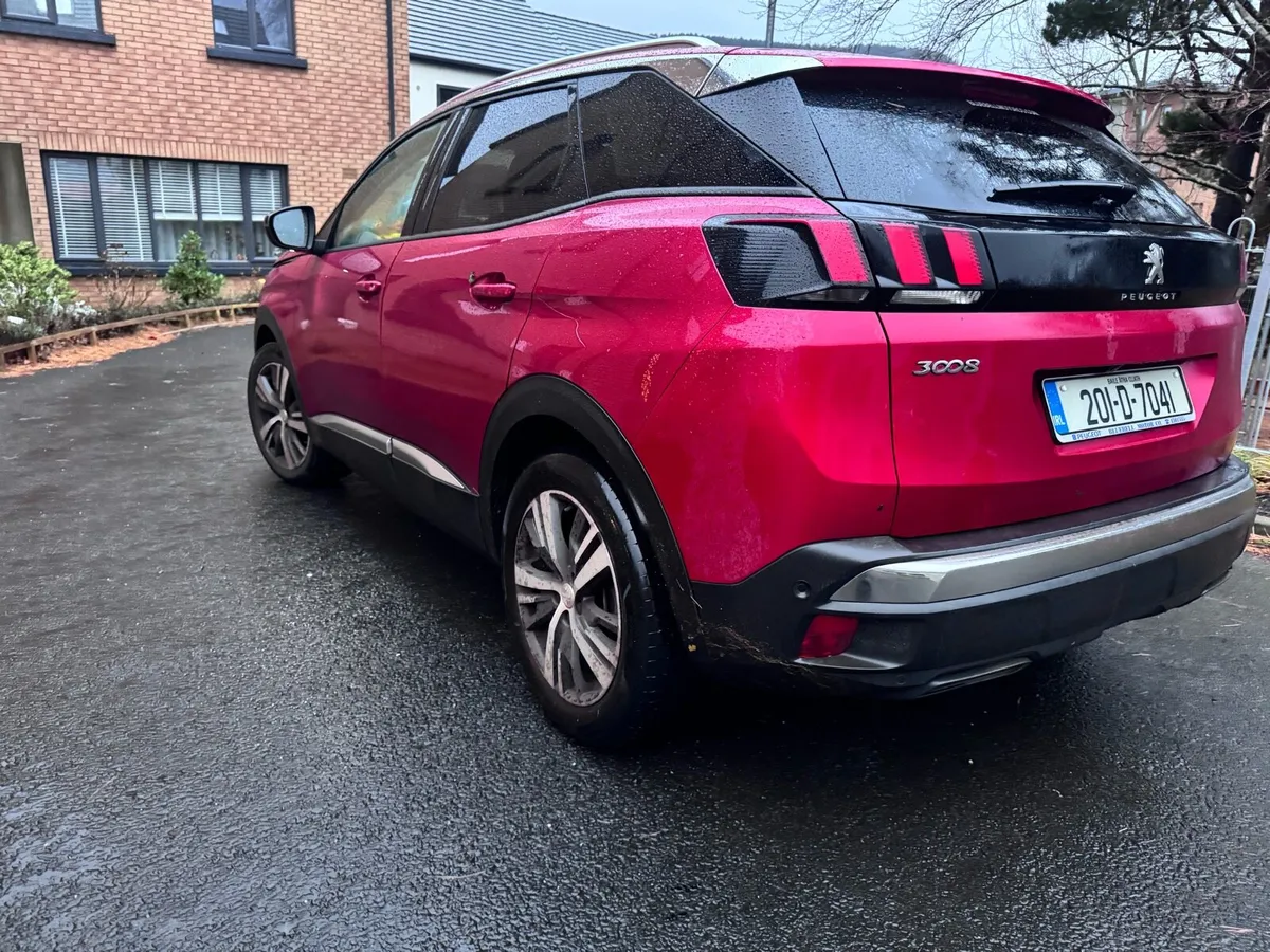 Peugeot 3008 1.2 PureTech 130bhp Allure AUTOMATIC - Image 4