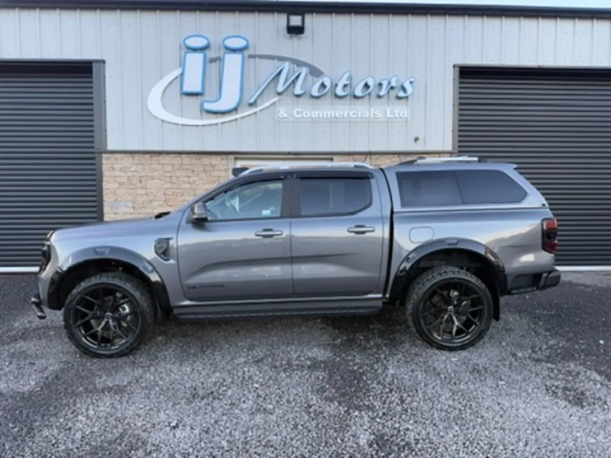 25 FORD RANGER 3 LITRE ECOBLUE V6 WILDTRAK 240BHP - Image 4