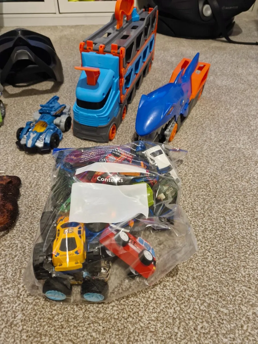 Free Toys - Image 2