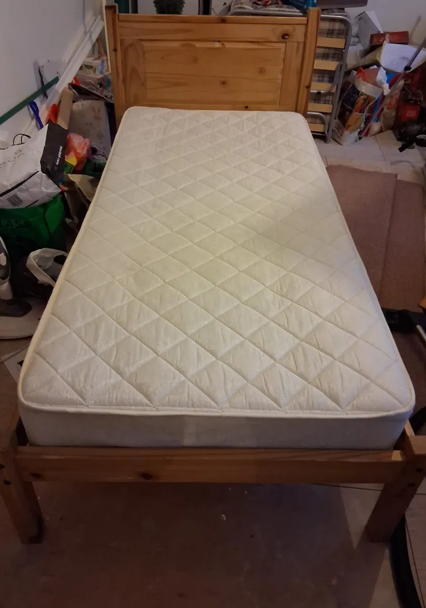 Single bed - Image 1