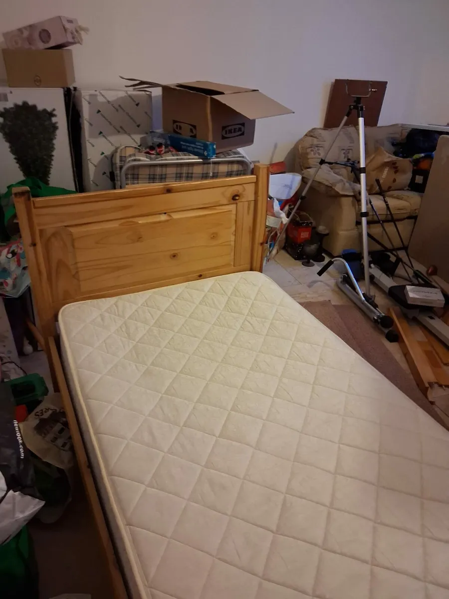 Single bed - Image 2