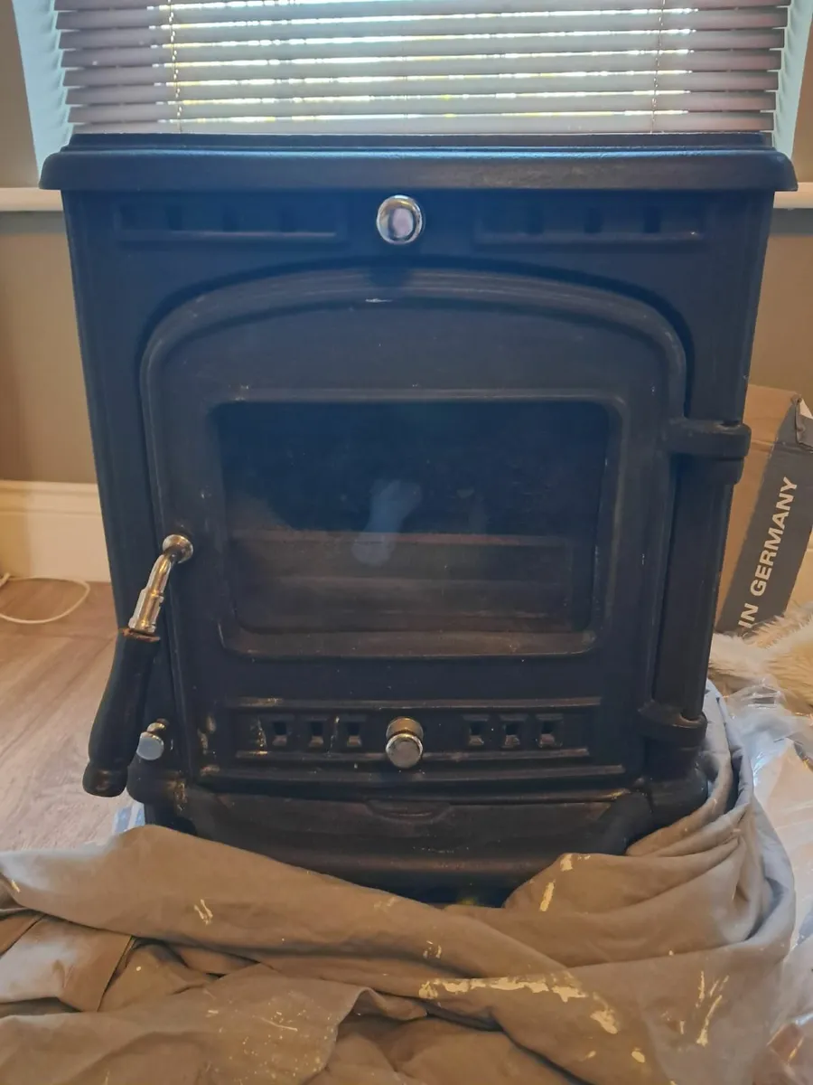 Stove - Image 1