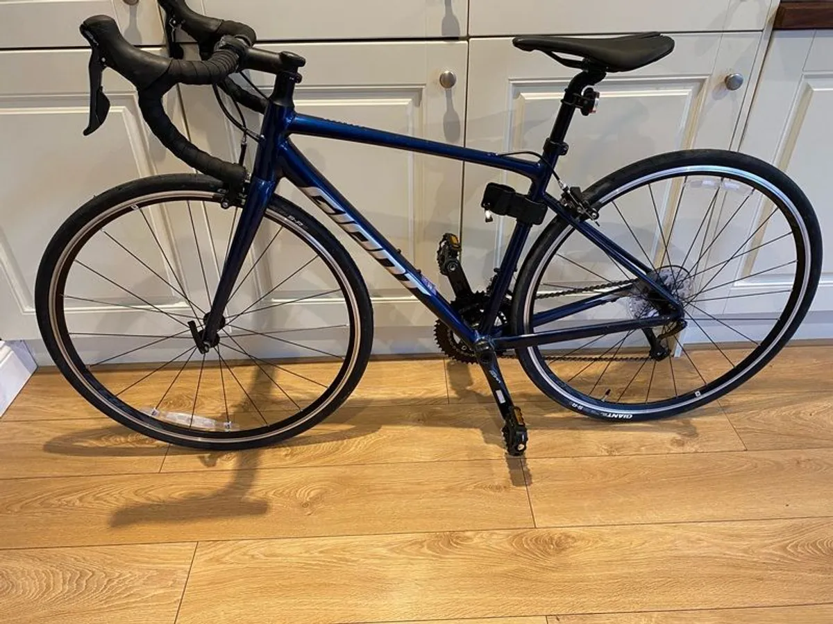 Giant ladies road bike - Image 1