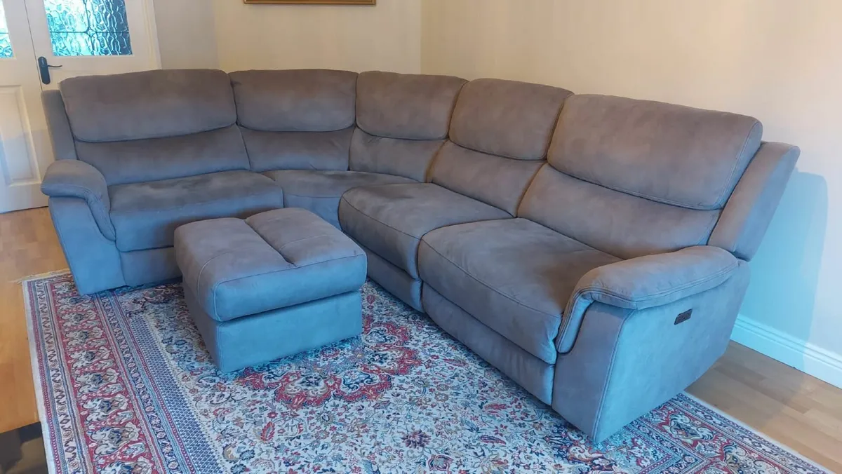 🛋️ Luxury Corner Recliner Sofa & Ottoman - Image 2