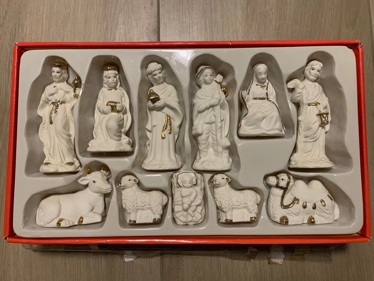 Porcelain Crib Figures