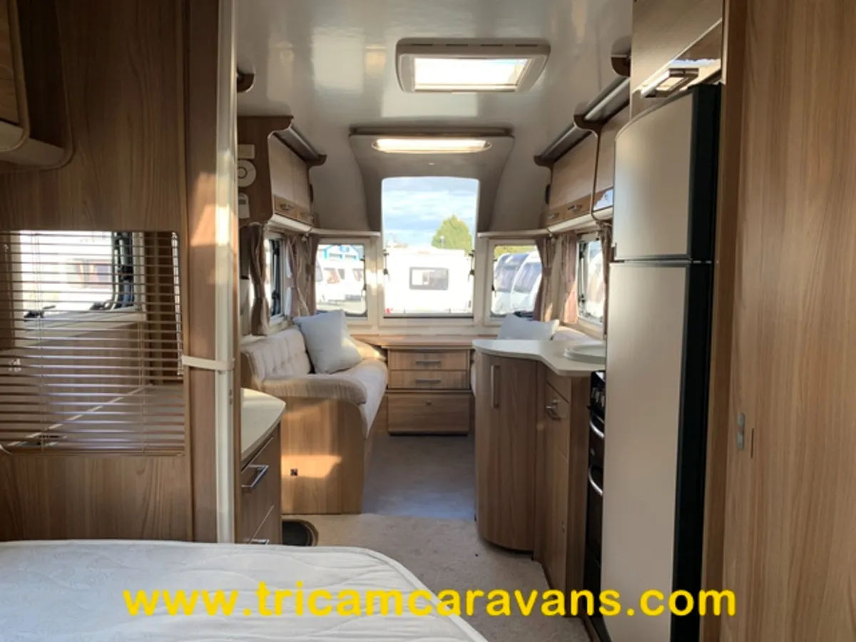 2015 Bailey Unicorn Barcelona Fixed Bed Twin Axle - Image 2
