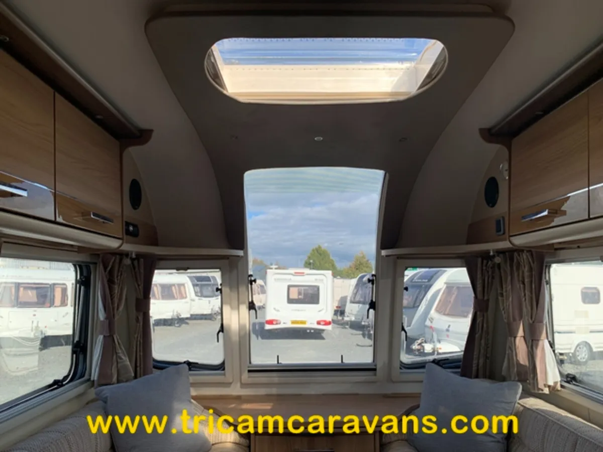 2015 Bailey Unicorn Barcelona Fixed Bed Twin Axle - Image 3