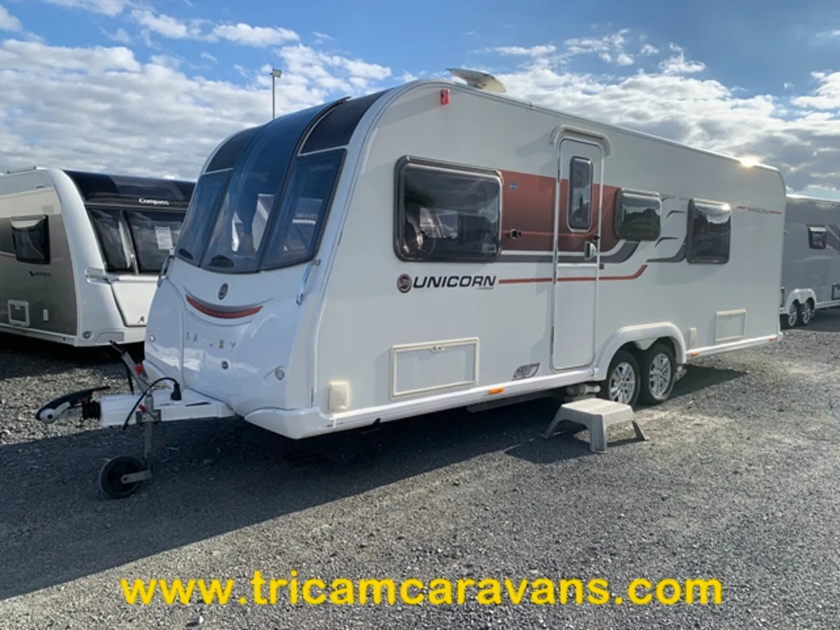 2015 Bailey Unicorn Barcelona Fixed Bed Twin Axle - Image 1