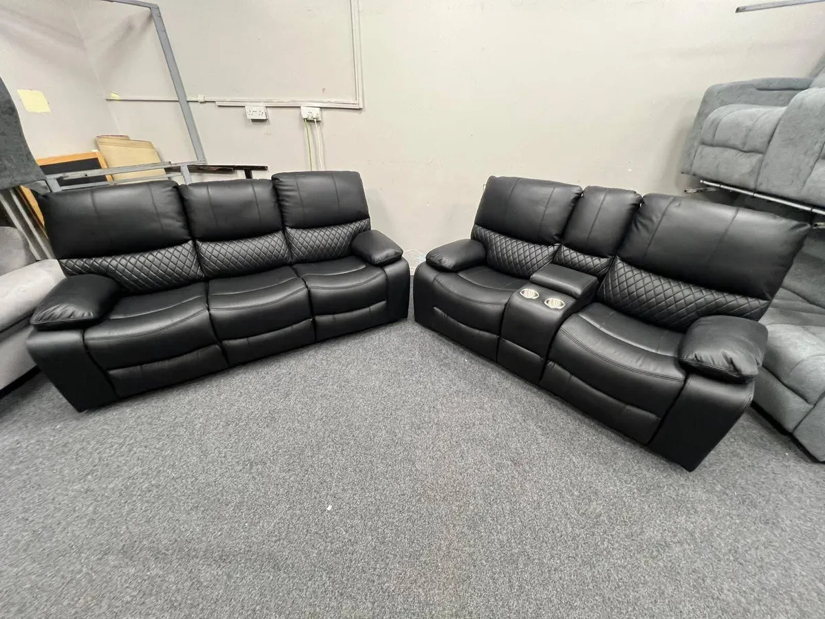 Rita Black Leather Manual Recliner Sofa Set - Image 4