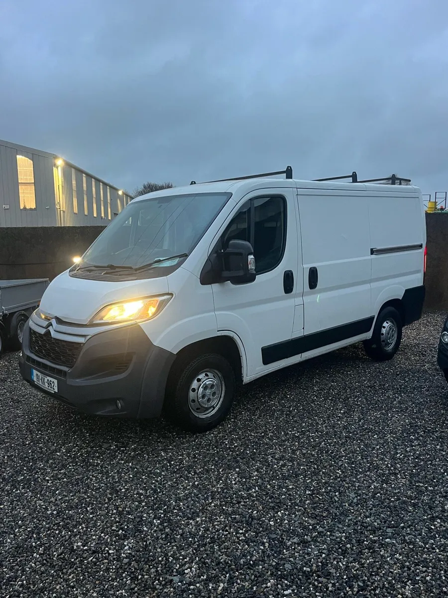 2019 Citreon relay *new doe* - Image 1