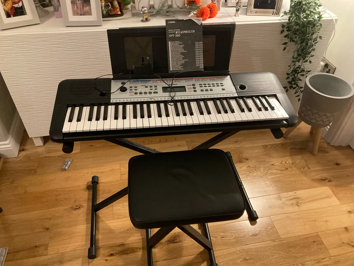 Yamaha Digital piano keyboard