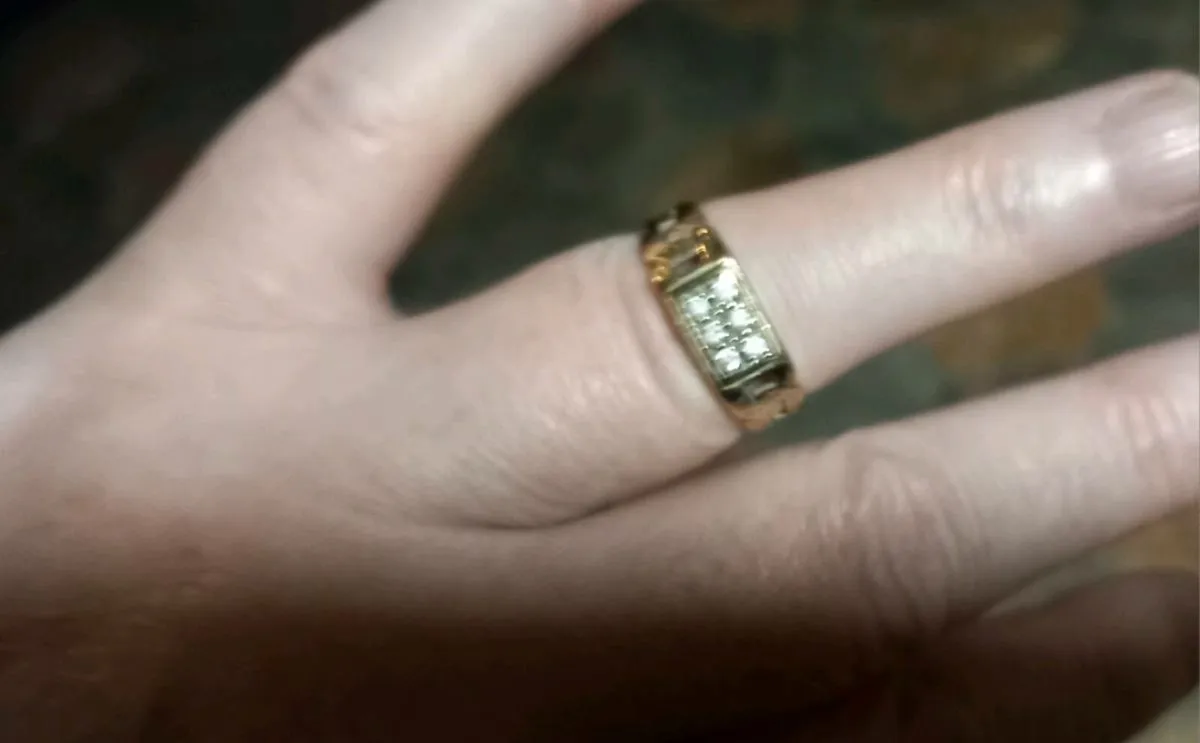 9 ct Gold ring - Image 1