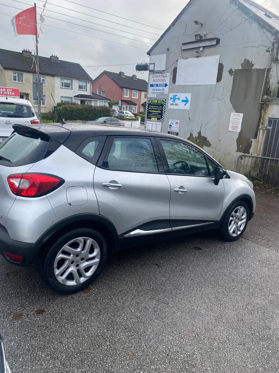Renault Captur high driving position - Image 4
