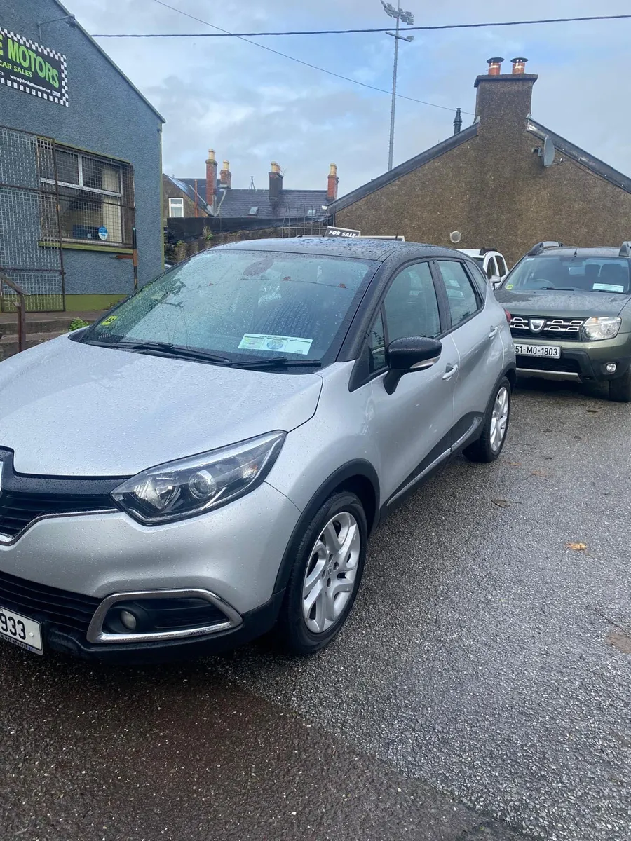 Renault Captur high driving position - Image 1