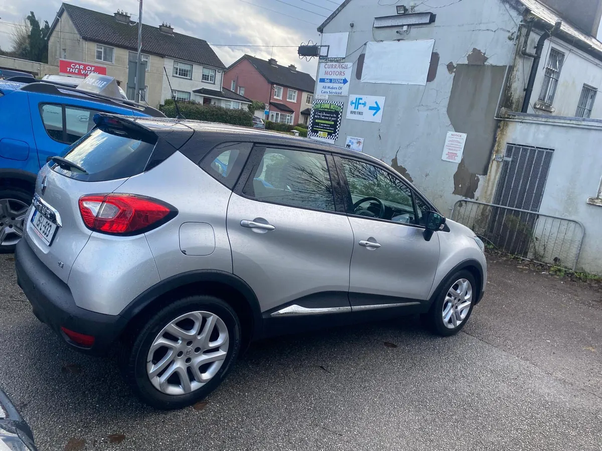 Renault Captur high driving position - Image 3