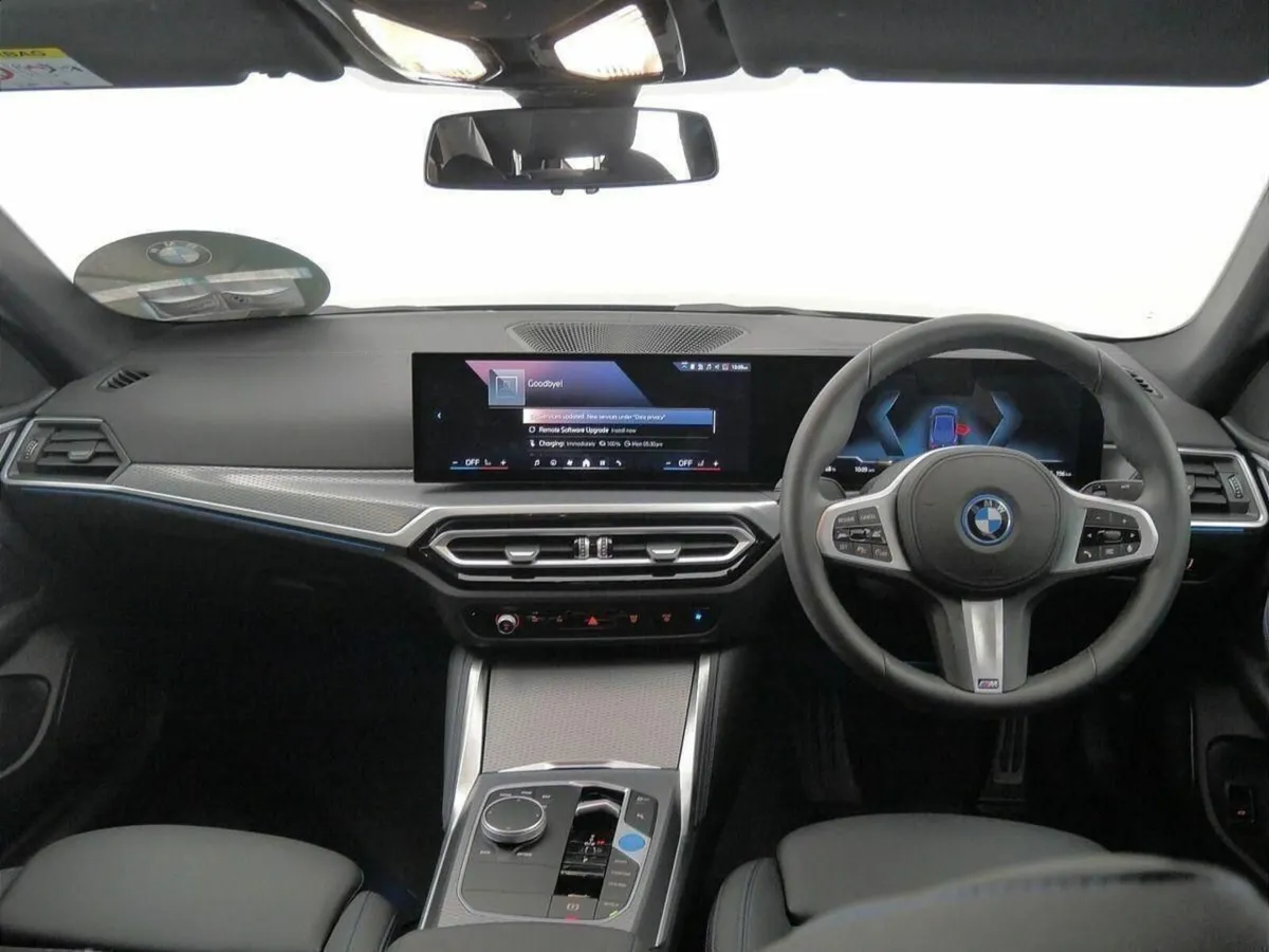 BMW i4 eDrive35 M Sport - Image 4