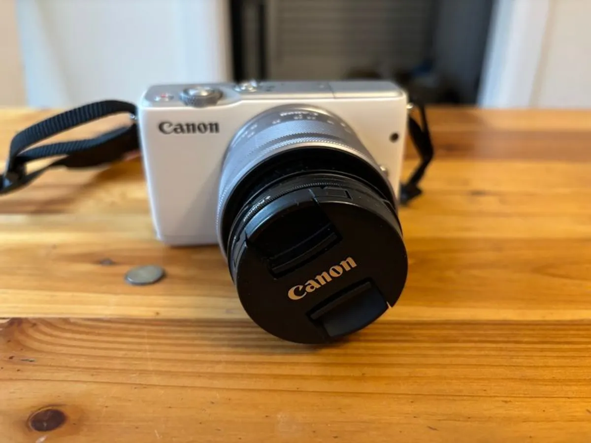 Canon Eos M10 - Image 1