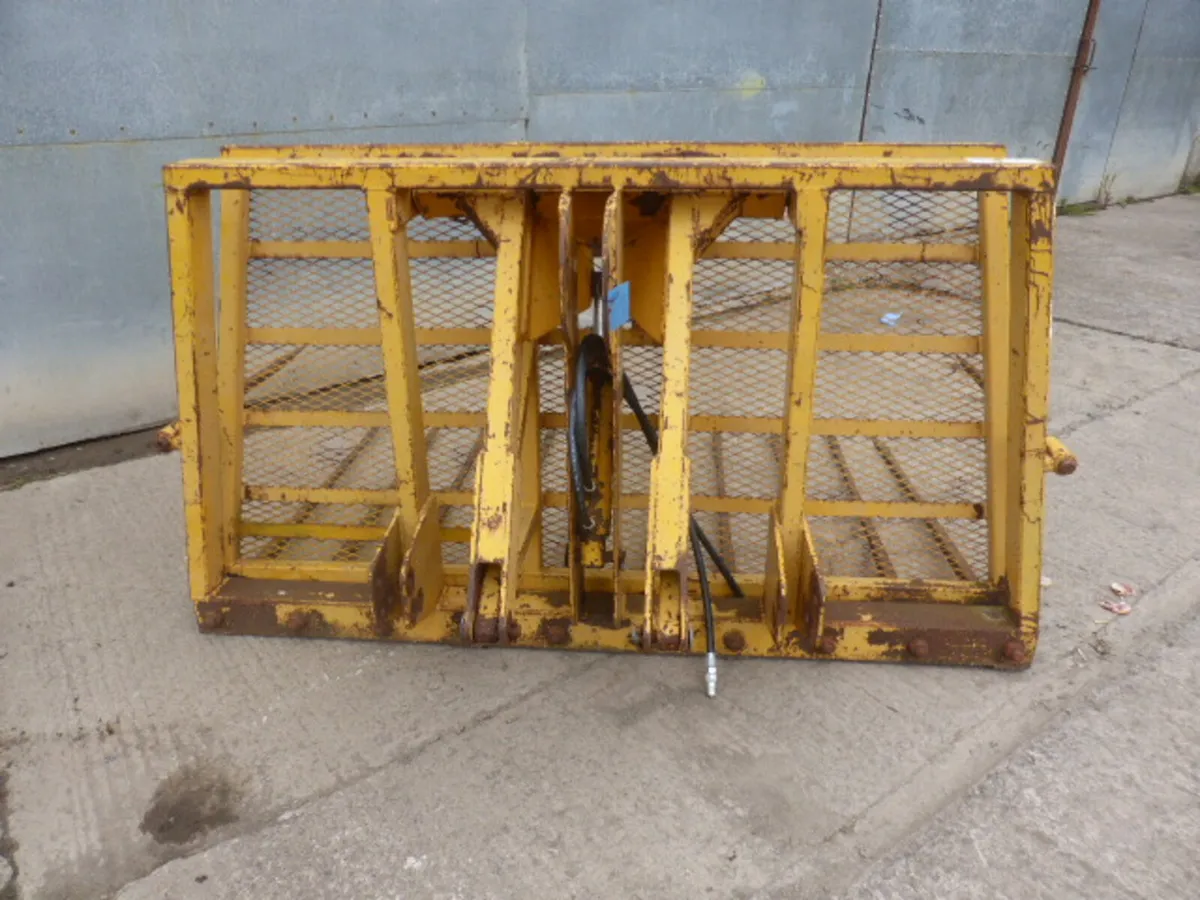 Grays Push Off Buckrake - Image 4