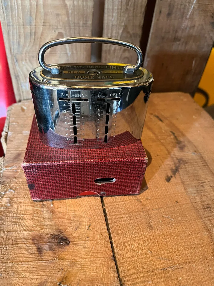 Vintage Savings Box - Image 2