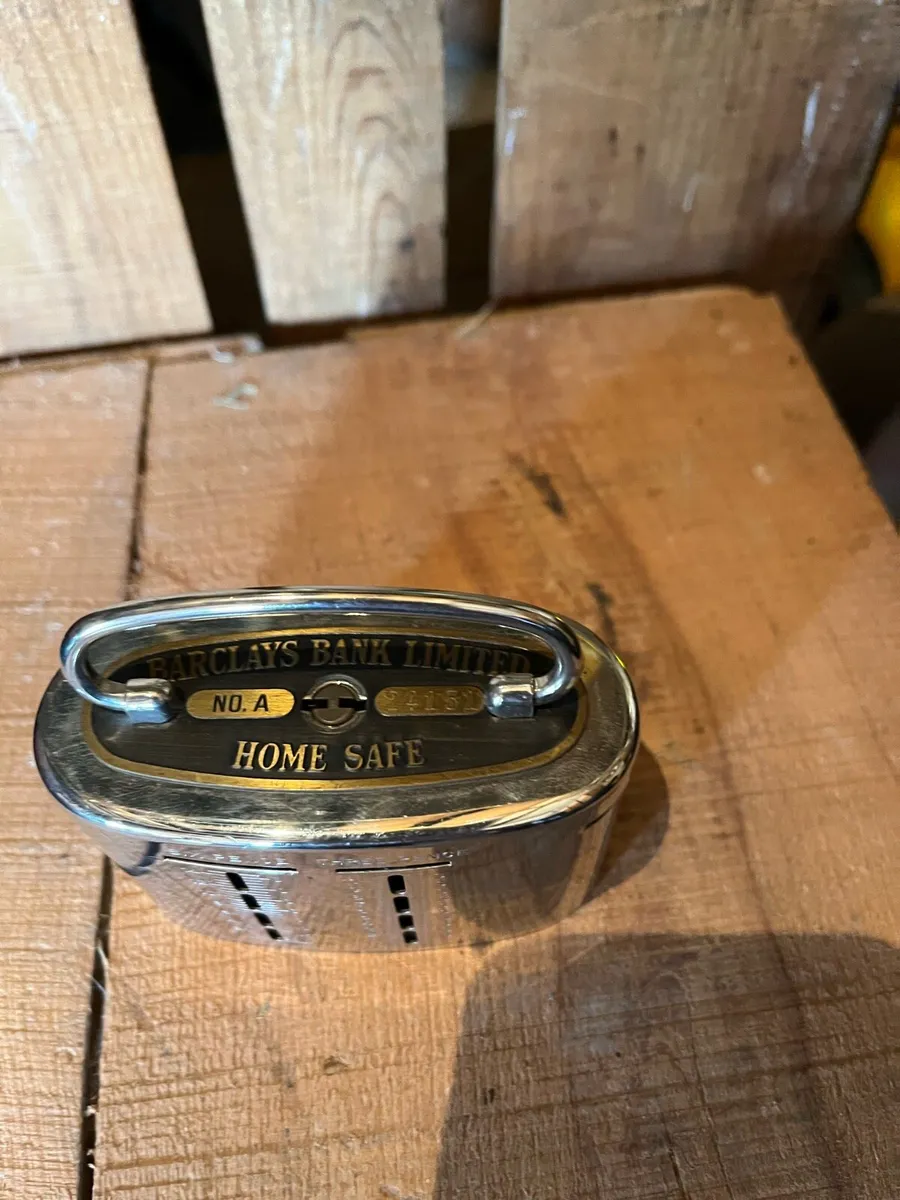 Vintage Savings Box - Image 3