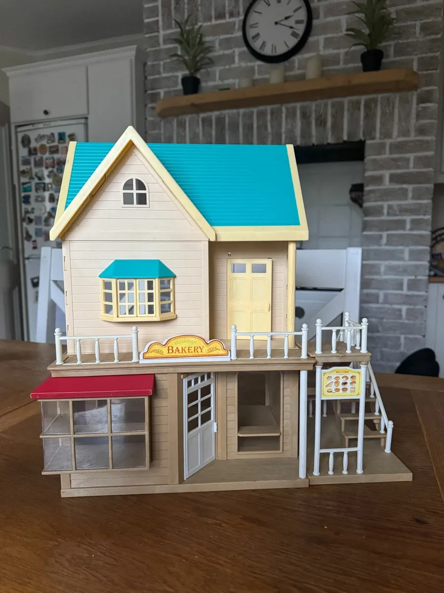 Sylvanians - Cottage, Bakery & Pizzeria Set - Image 1