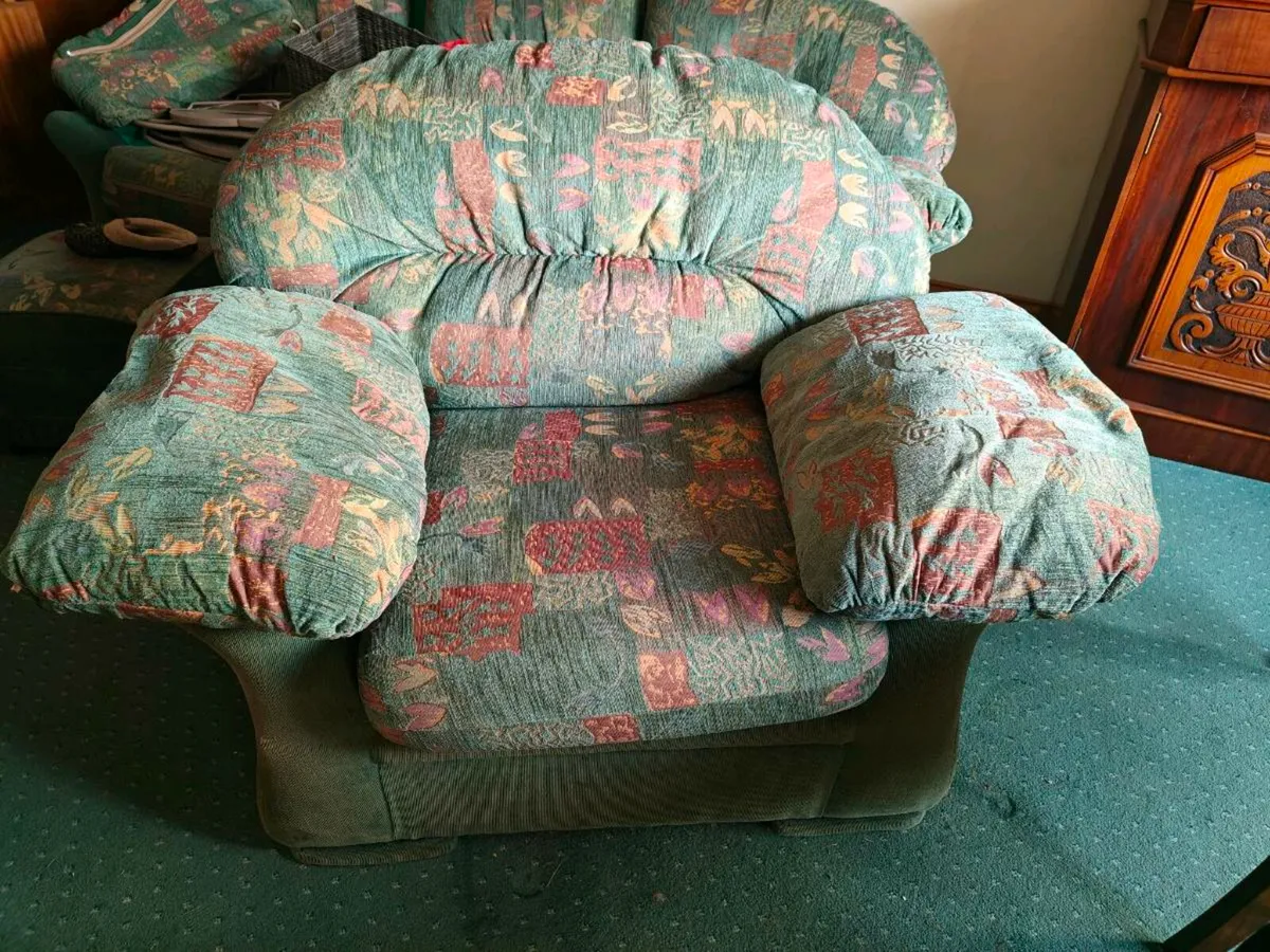 3 Seater Sofa and two Single  arm chairs - Image 2