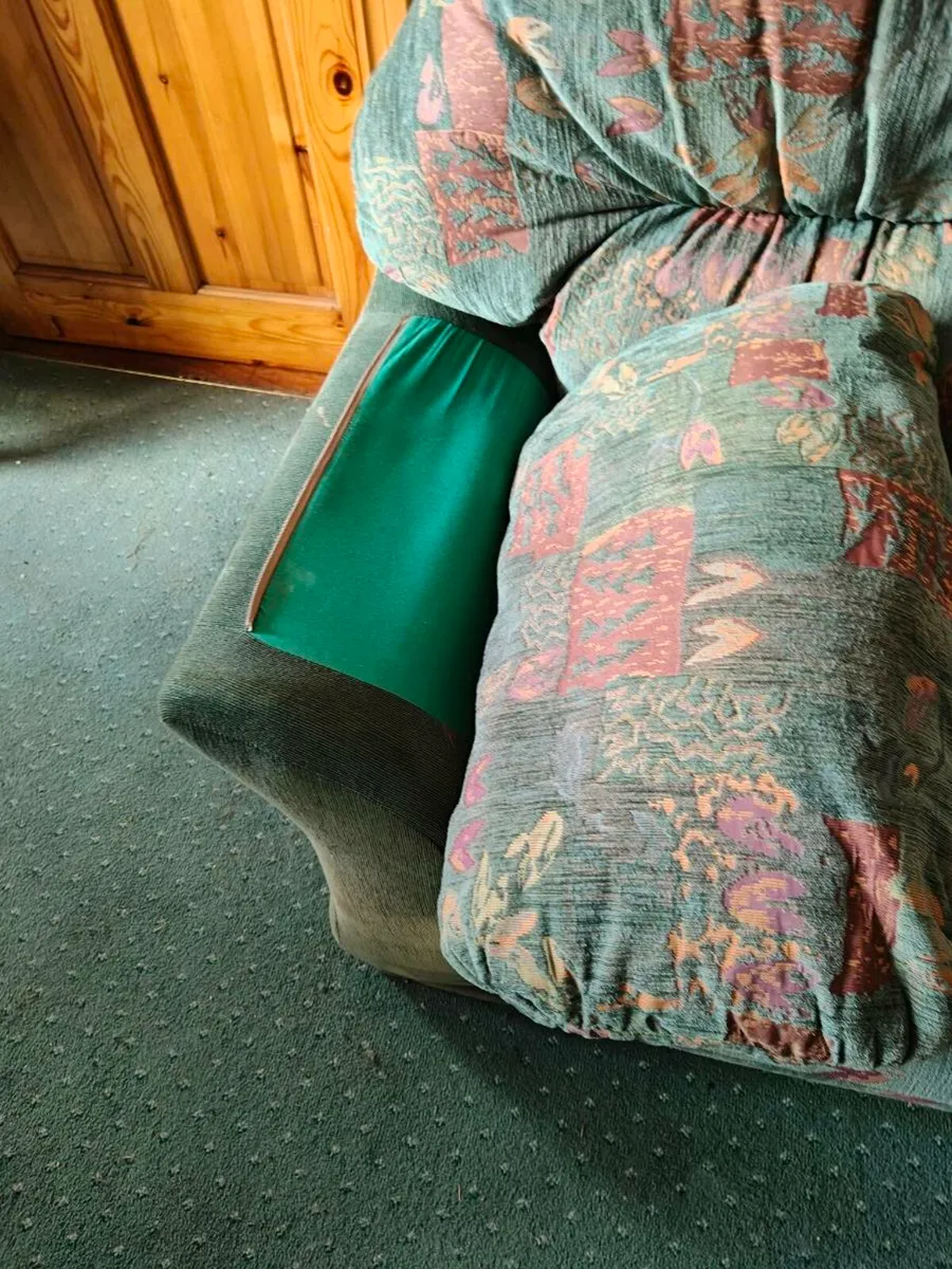 3 Seater Sofa and two Single  arm chairs - Image 4