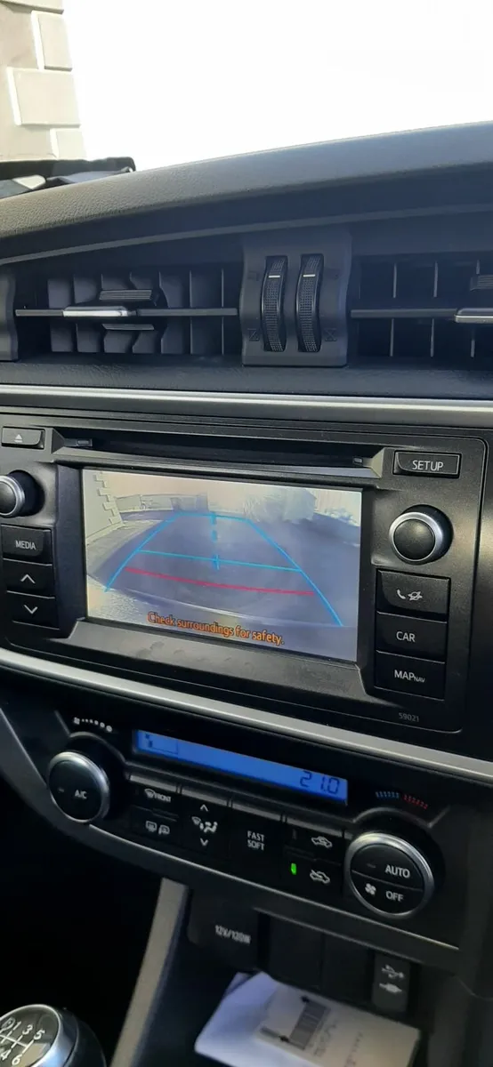 Toyota Auris 2014 - Image 3